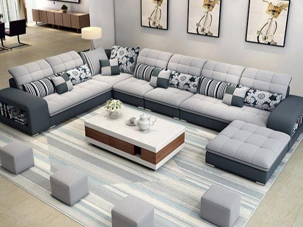 Thiết kế phòng khách hiện đại với sofa chữ U sang trọng