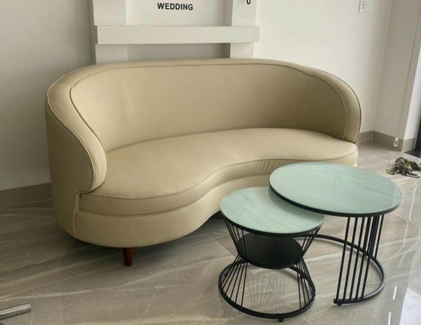 Sofa da 1m2 được thiết kế cong