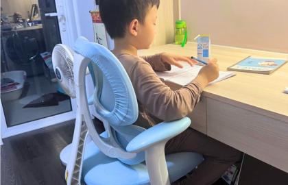 KH: Lê Minh Hoàng (Khánh Hòa)- Ghế ngồi học chống gù iSmart H01