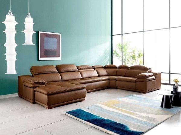Sofa chữ U làm từ da tạo điểm nhấn cho phòng khách