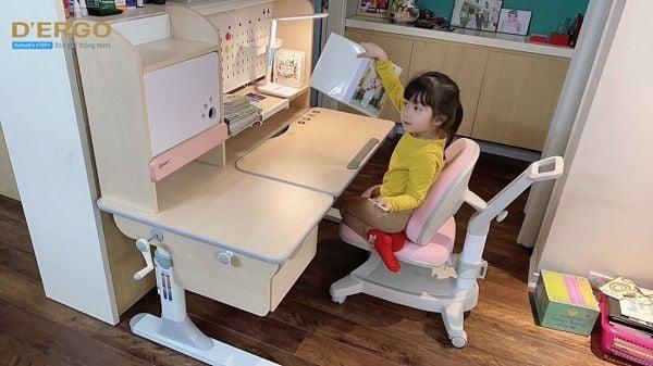 Mẫu bàn học chống gù chống cận cho bé gái
