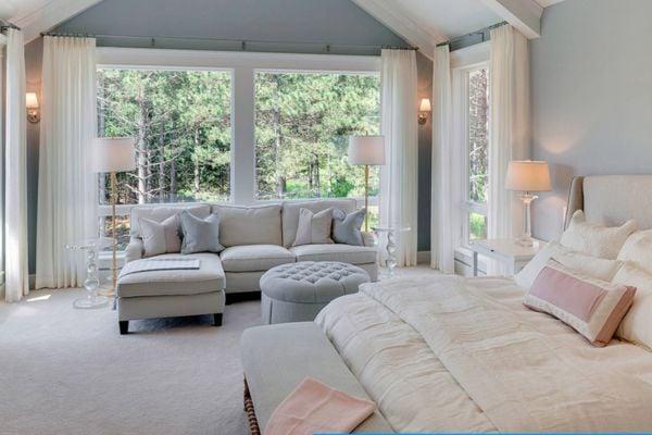 Sofa góc dạng chữ L trong phòng ngủ