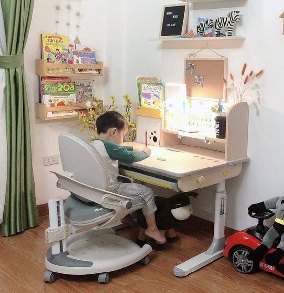 mua bàn học cho bé vào thời điểm nào?