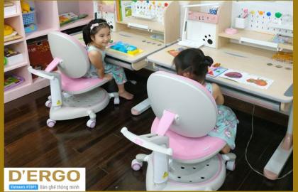 Cách chọn bàn ghế trẻ em mẫu giáo của cha mẹ thời hiện đại