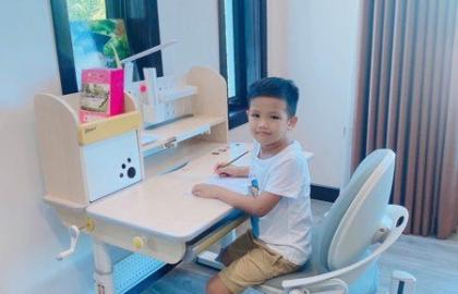 Lý do ba mẹ nên mua bàn học chống gù chống cận cho trẻ