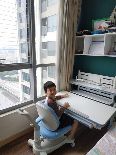 Bàn học chống gù chống cận tại Điện Biên