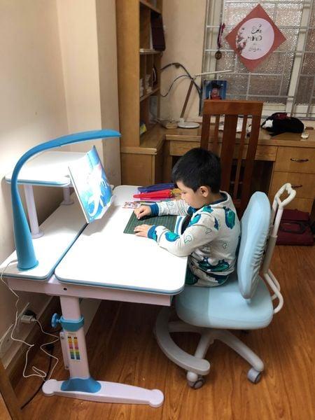 mẫu bàn học thông minh cho bé trai tại tuyên quang