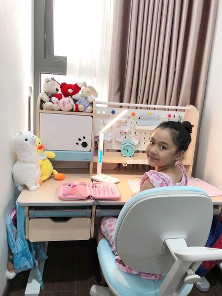 Bàn học chống gù chống cận tại Khánh Hoà cho bé gái