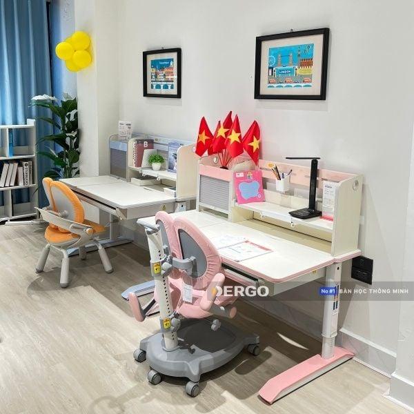 Bàn học màu trắng phù hợp với đa dạng phong cách nội thất