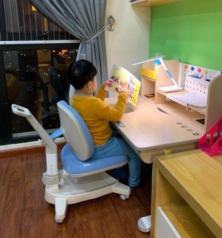 lưu ý điều gì khi chọn bàn học sinh cấp 1