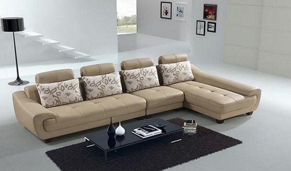 Ghế sofa góc được bài trí ở giữa phòng khách
