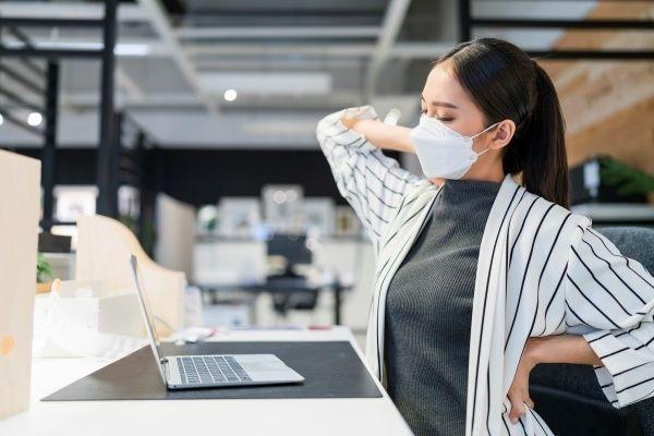 Ngồi sai tư thế rất có hại cho sức khỏe về lâu dài
