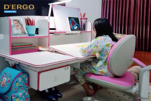 sắp đặt và trang trí bàn học cho bé
