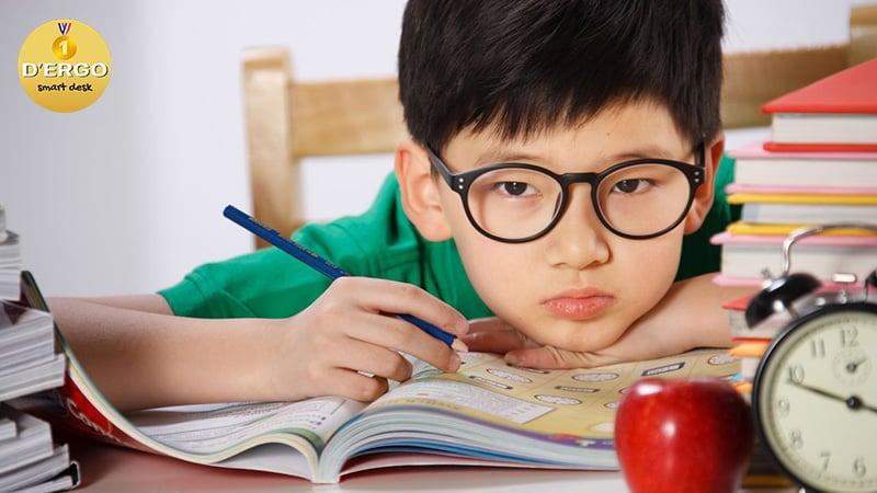 lựa chọn bàn học thông minh cho bé
