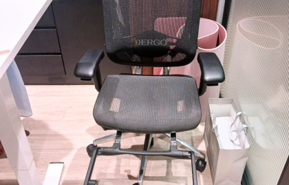 KH: Nguyễn Phạm Duy Thanh (Huế) - Ghế công thái học Marrit X Footrest